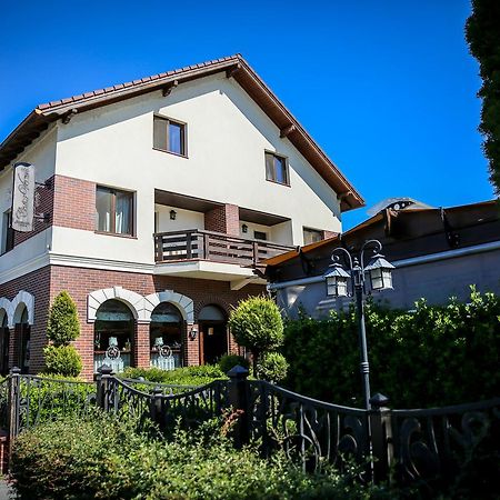 Pensiunea Casa Vera Târgu Jiu Exterior foto